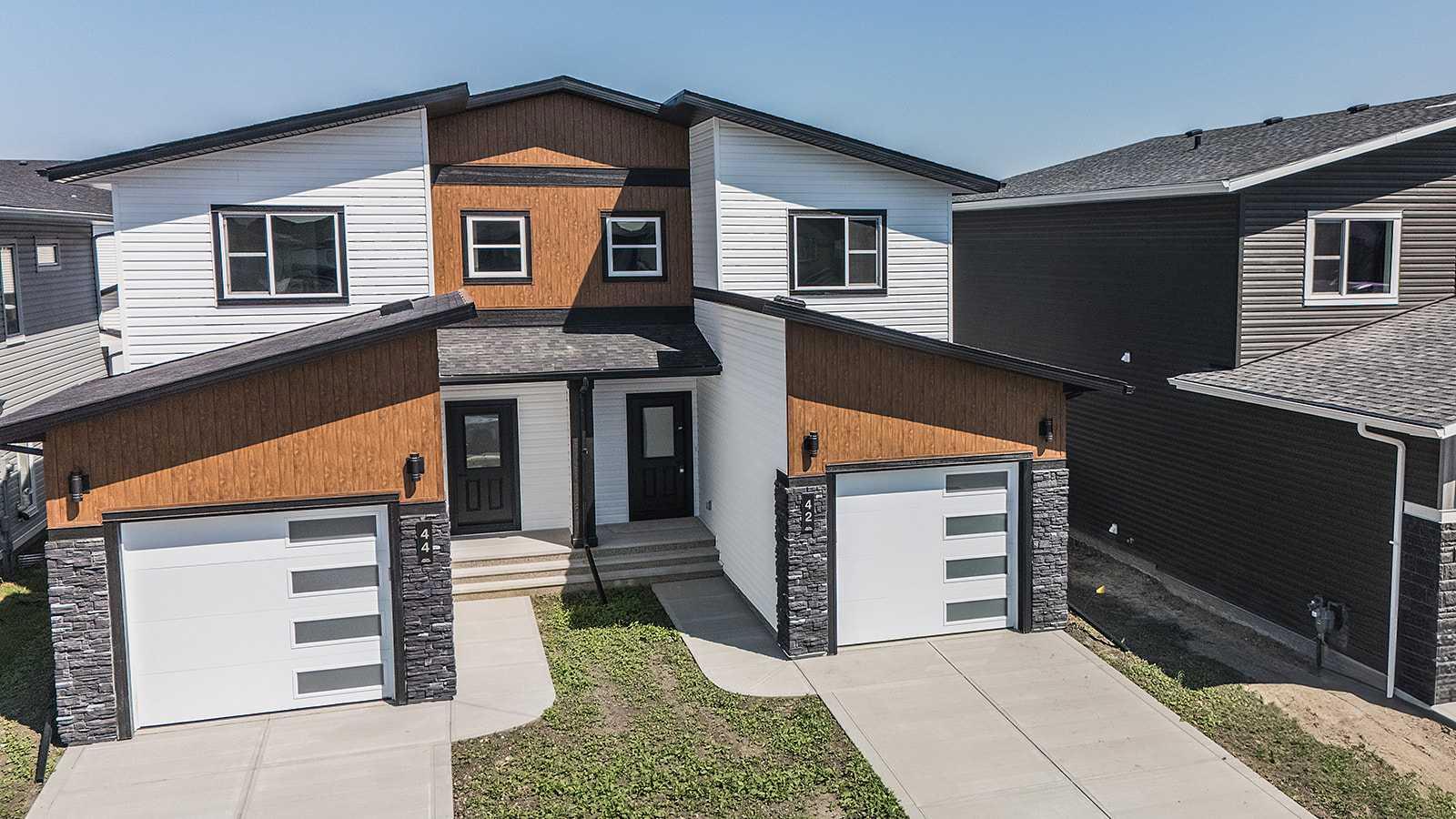 44 Earl Close, Red Deer, AB T4S 3G6