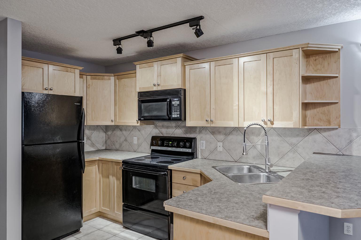 60 38a Avenue Sw Unit 305, Calgary, AB T2S 2Z9