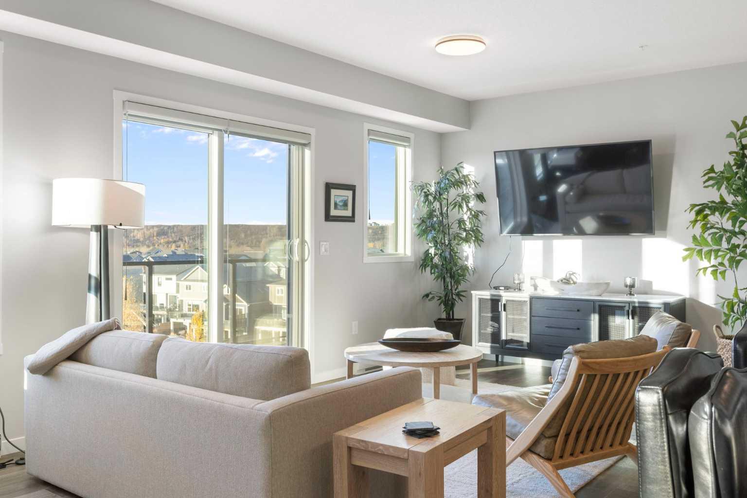 42 Cranbrook Gardens Se Unit 1409, Calgary, AB T3M 3P9