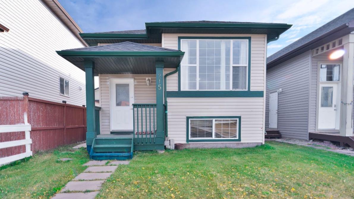 215 Taravista Dr, Calgary, AB T3J 5A5