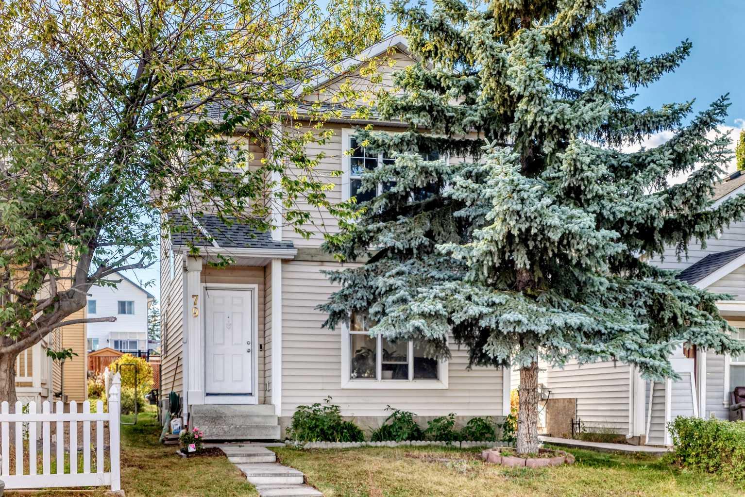 79 Hidden Cres NW, Calgary, AB T3A 5L4