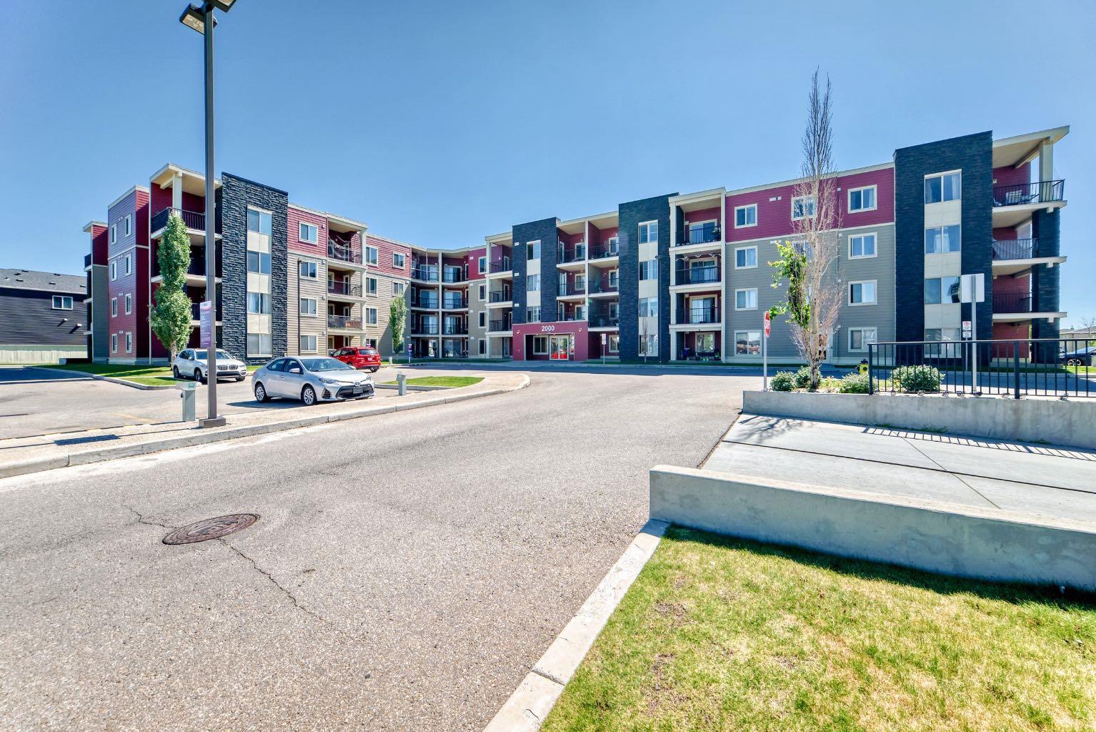 15 Saddlestone Way Ne Unit 302, Calgary, AB T3J 0S3