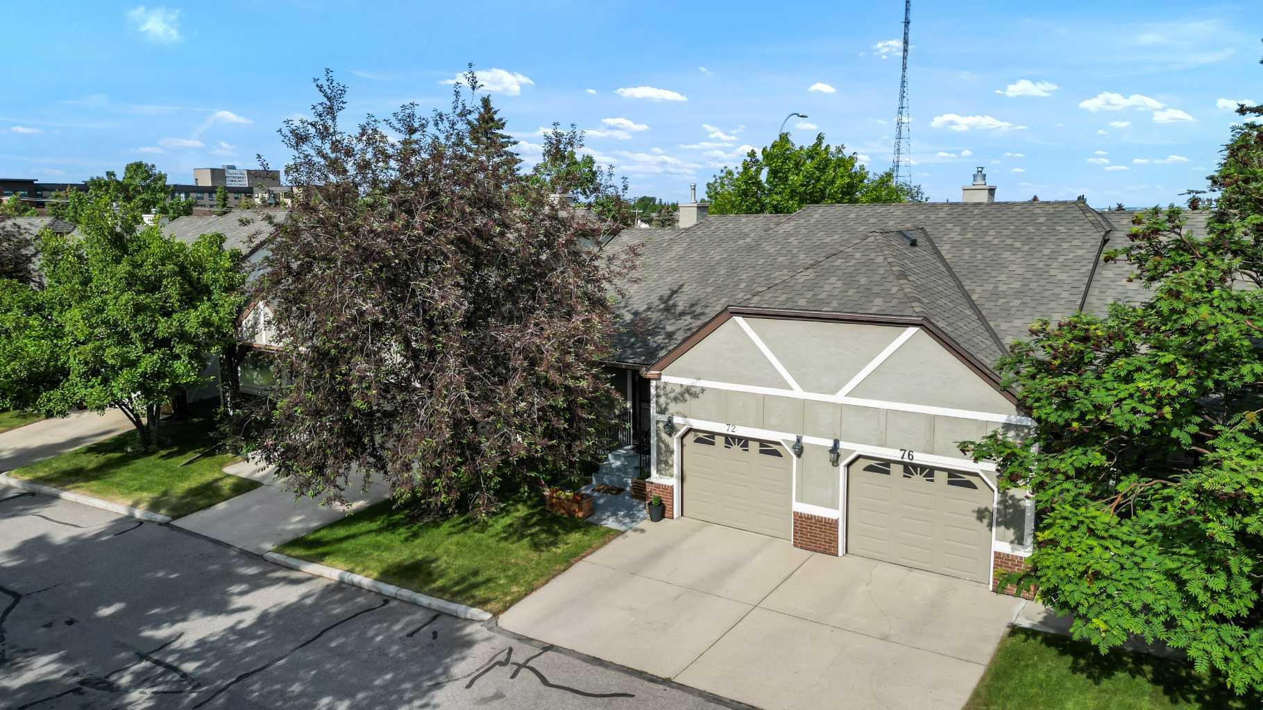 72 Coach Side Ter SW, Calgary, AB T3H 2T3