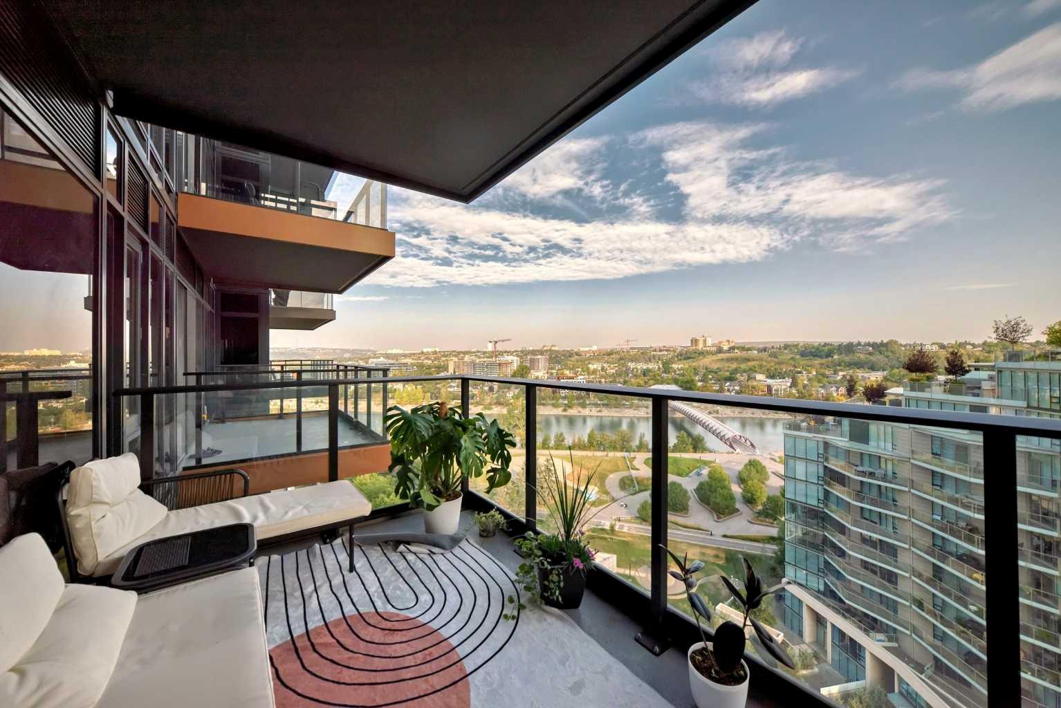 730 2 Avenue Sw Unit 1313, Calgary, AB T2P 1R8