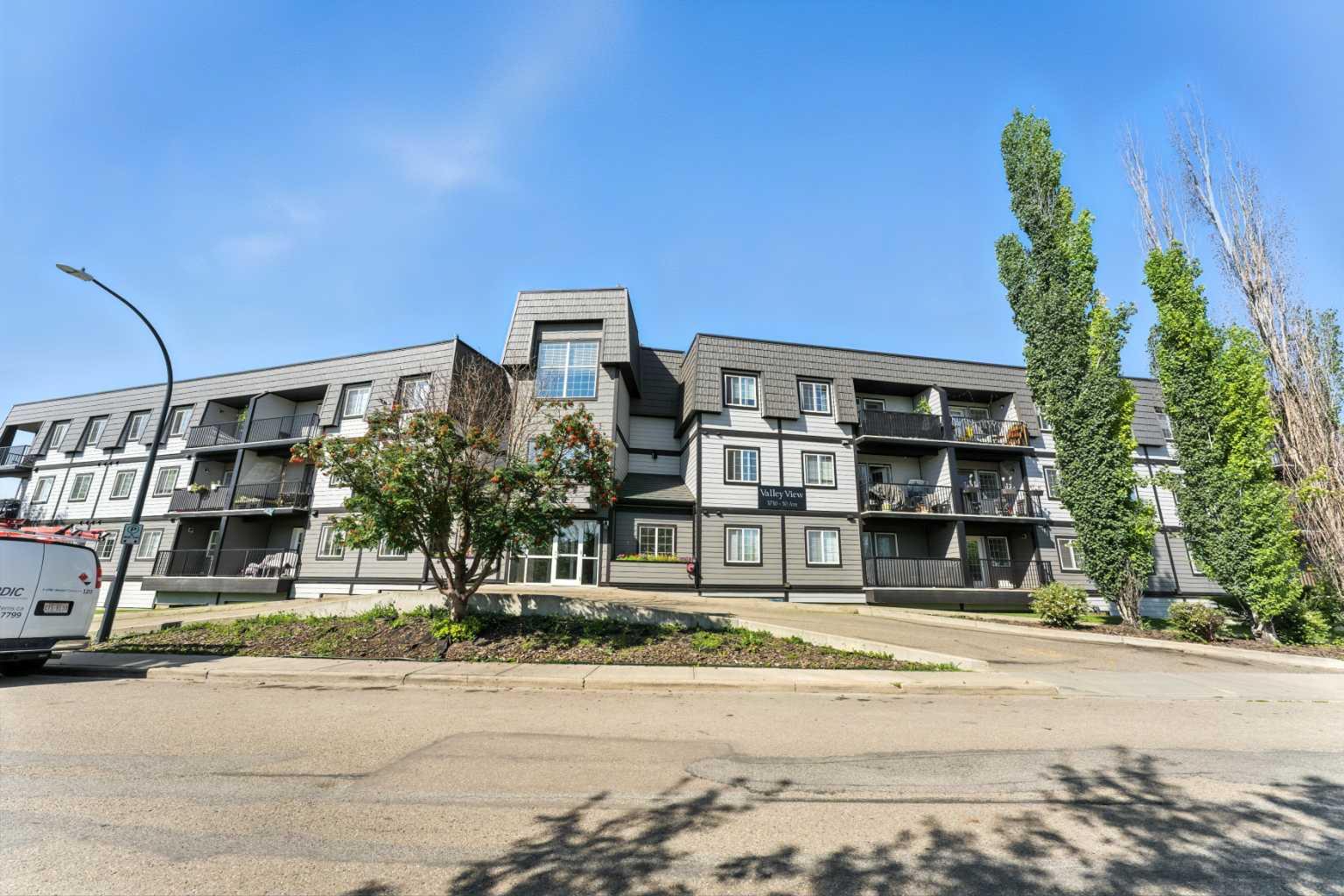 3730 50 Avenue Unit 305, Red Deer, AB T4N 3Y8