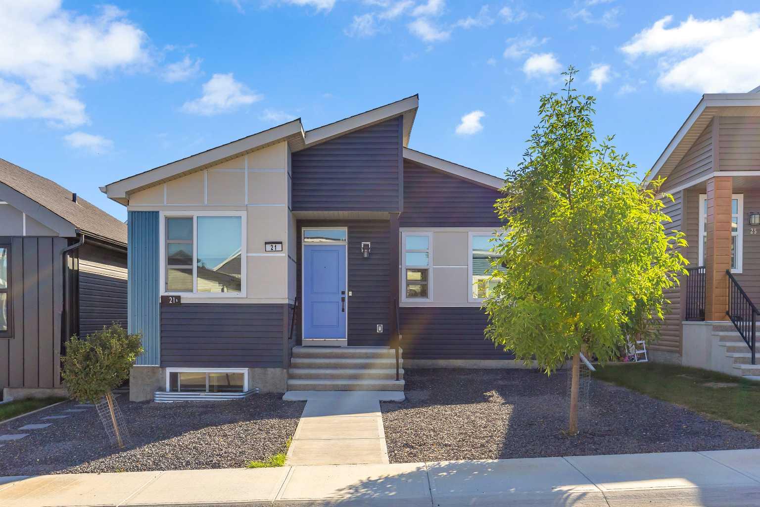 21 Lucas Rise NW, Calgary, AB T3P 1N3