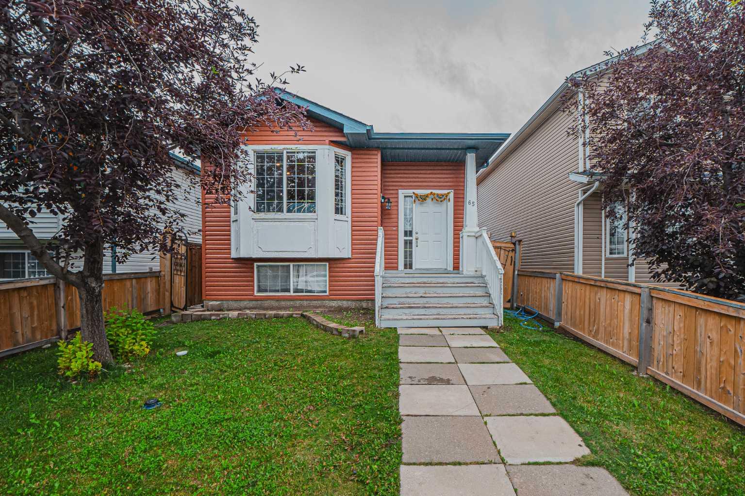 65 Martinvalley Rd NE, Calgary, AB T3J 4L9