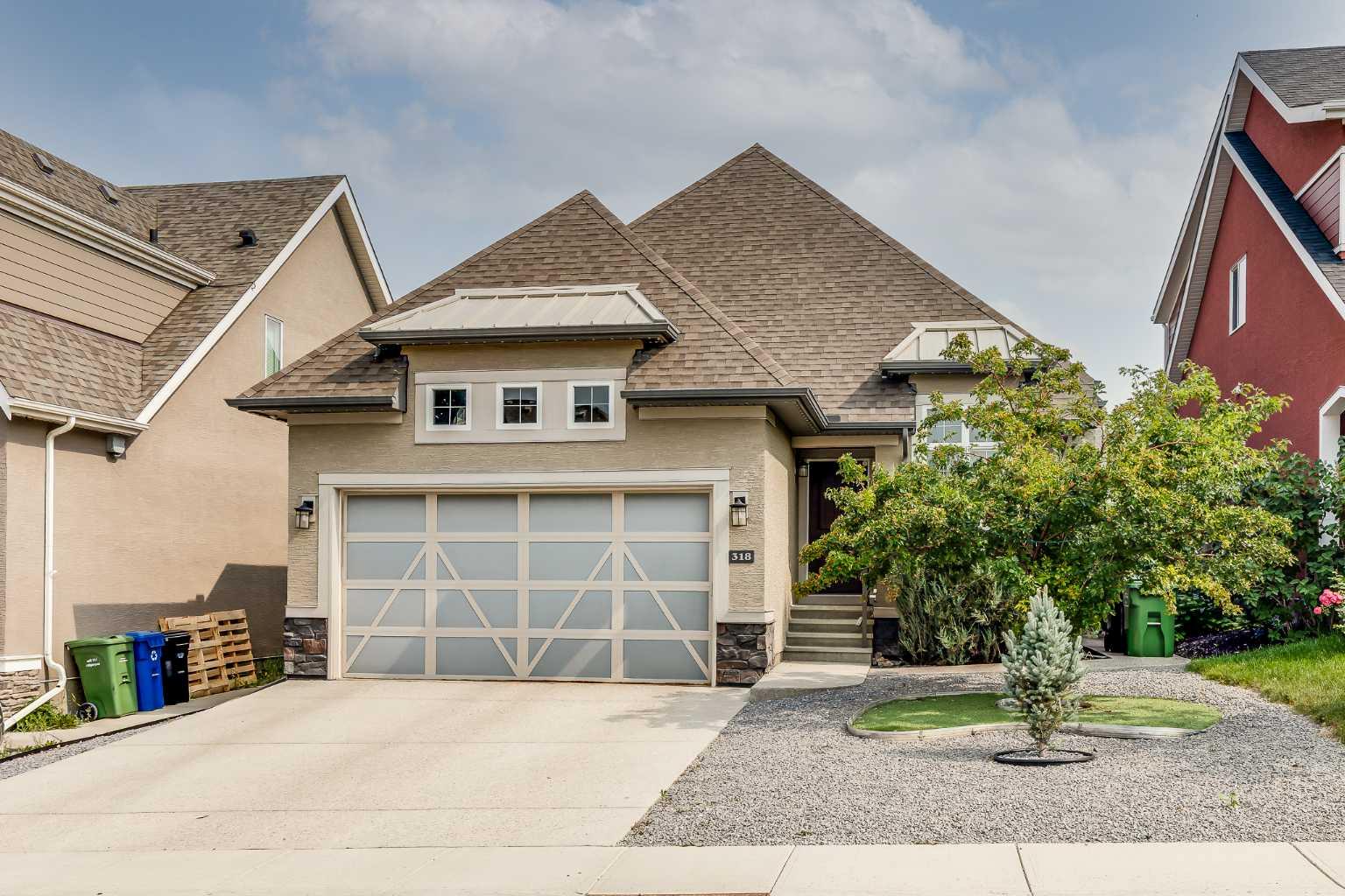 318 Mahogany Mnr SE, Calgary, AB T3M 1X4