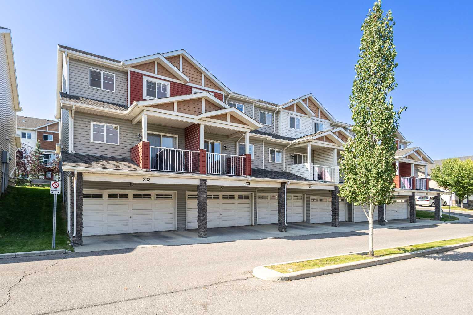 231 Pantego Ln NW, Calgary, AB T3K 0T1