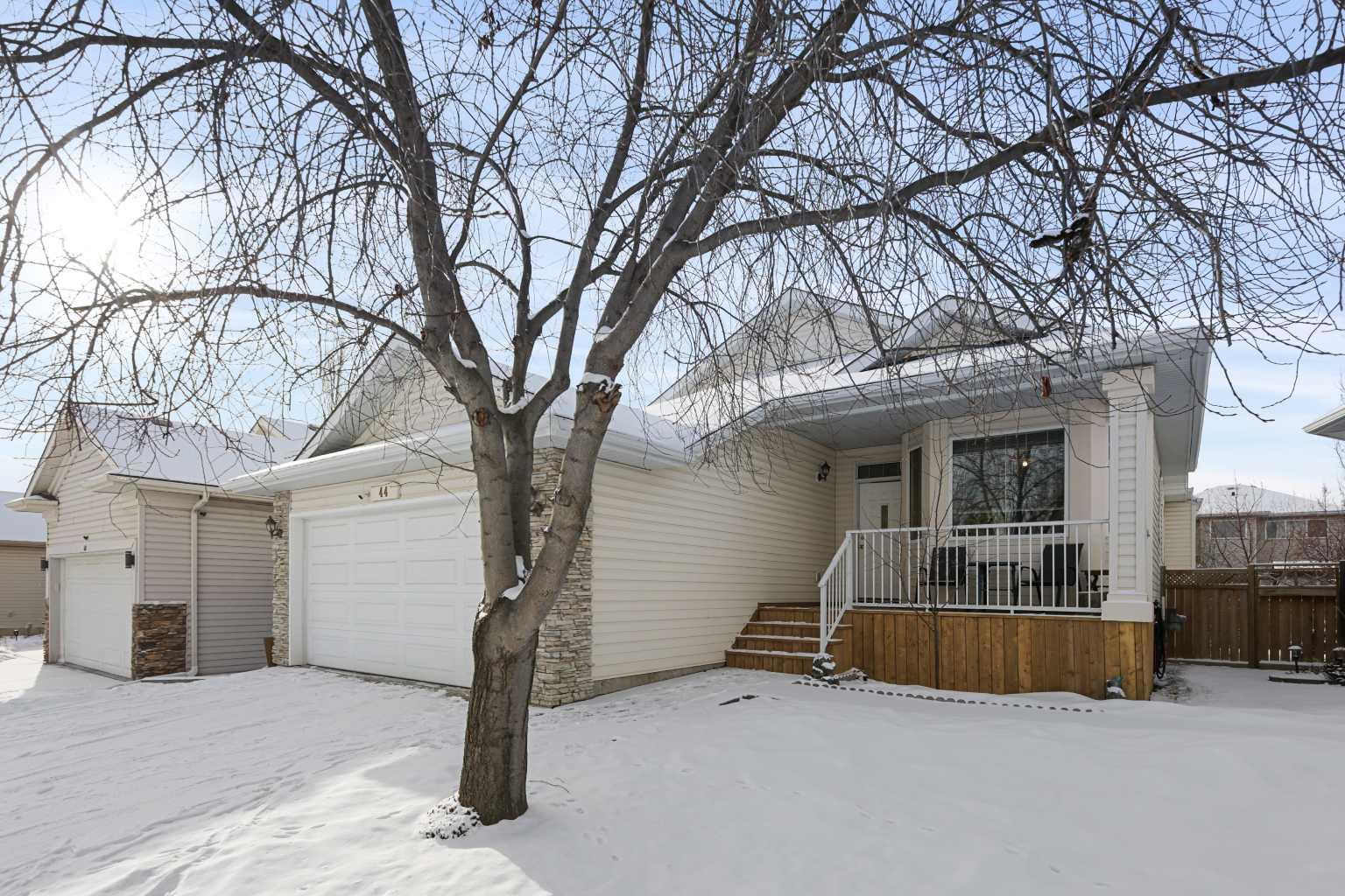 44 Sierra Nevada Rise, Calgary, AB T3H 3H6