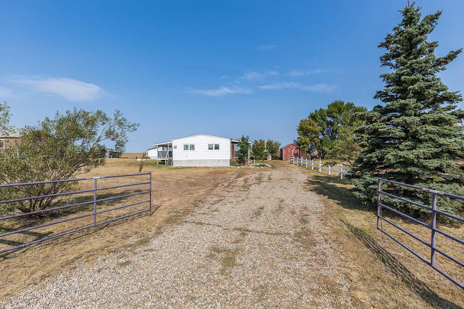 7502 Old Transcanada Hwy, Rural Cypress County, AB T0J 2P0