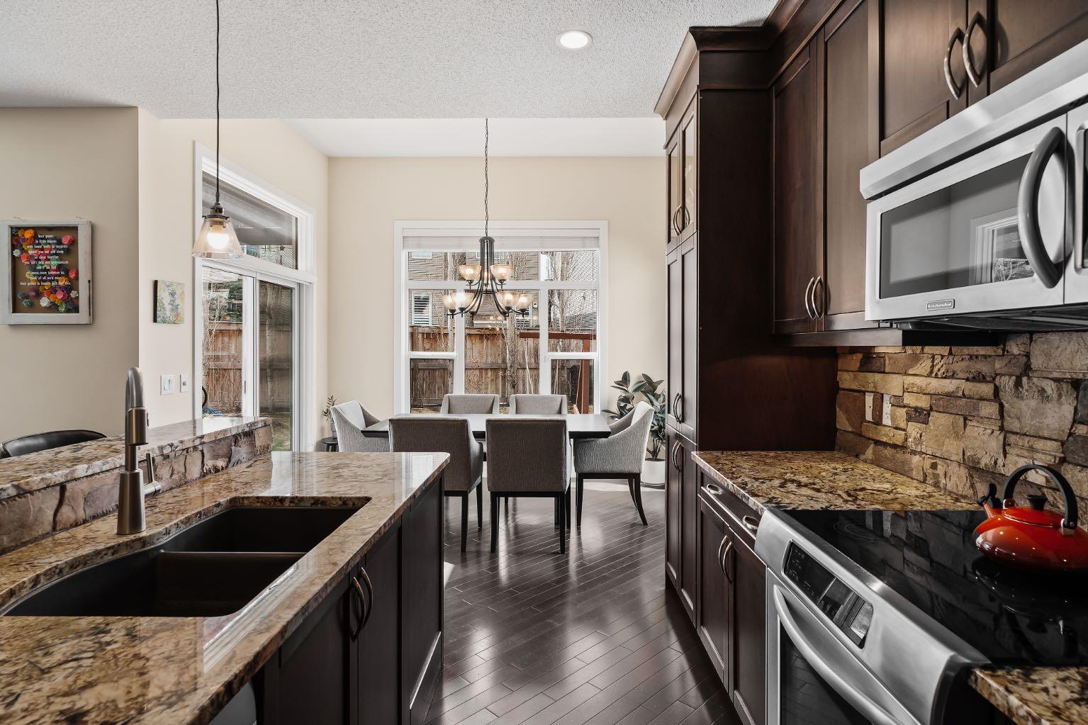 82 Brightonwoods Grn SE, Calgary, AB T2Z 0V8