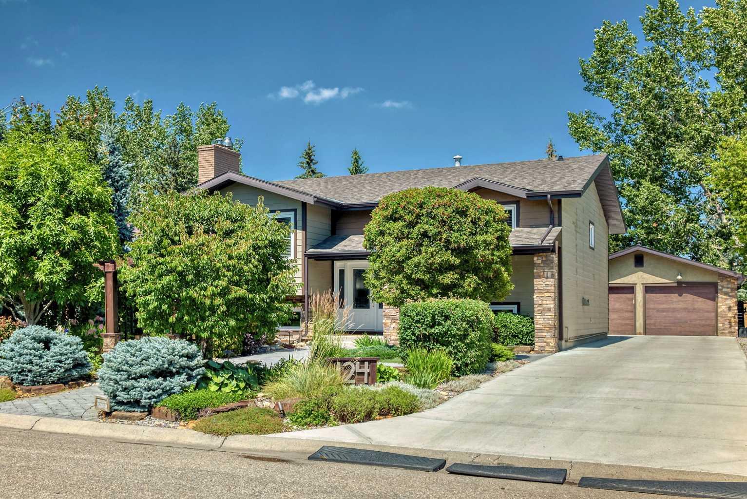 124 Oakcliffe Pl SW, Calgary, AB T2V 0J8