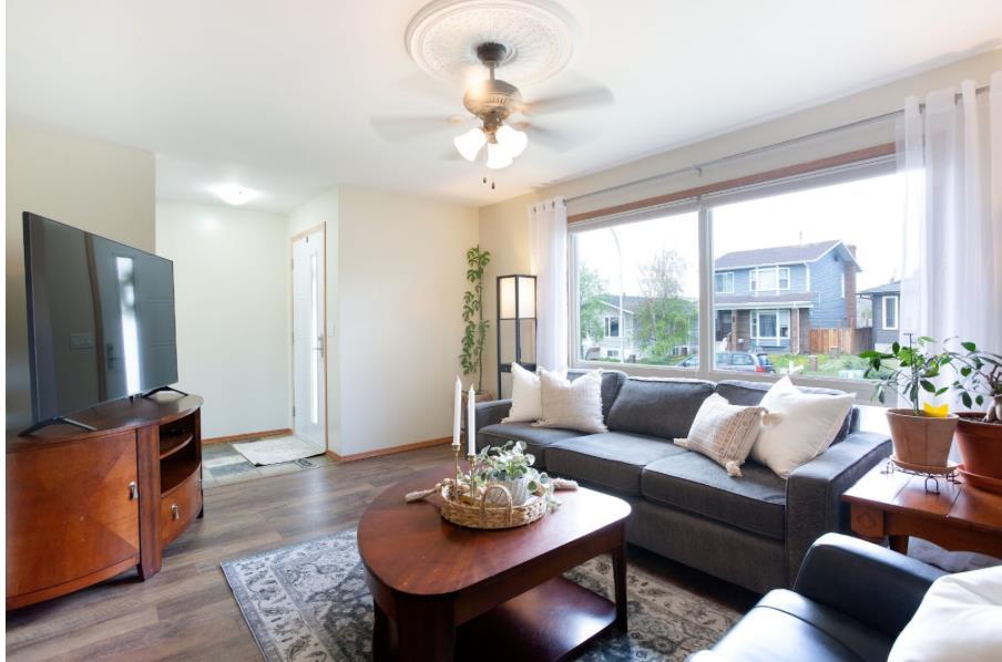 39 Elk Hl SE, Airdrie, AB T4B 1Z1