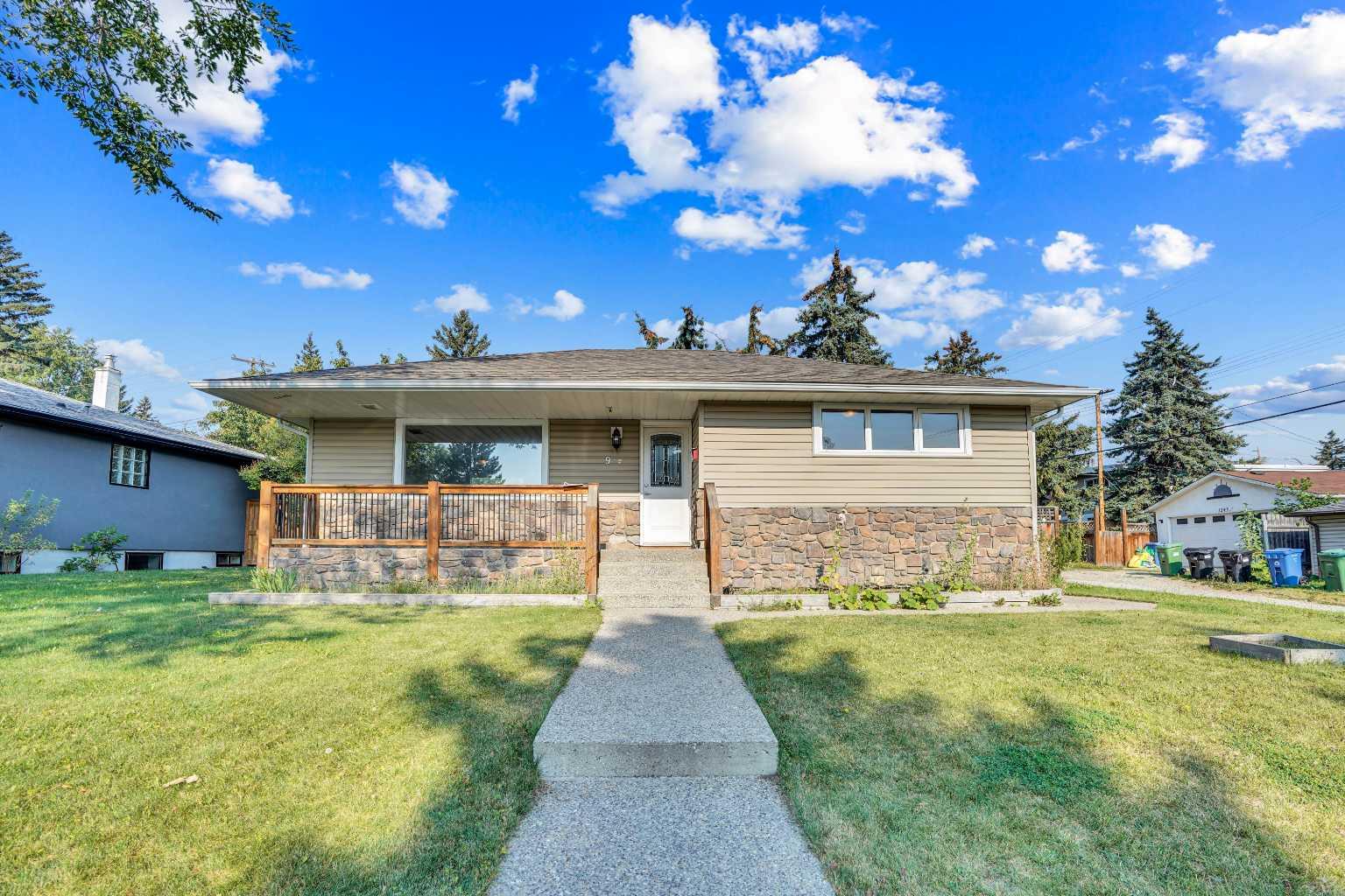 9 Cottage St NW, Calgary, AB T2K 1Y4