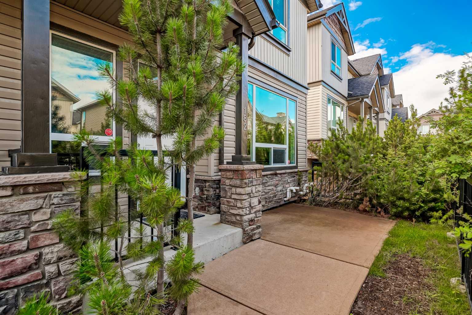 182 Kincora Heath NW, Calgary, AB T3R 0G6