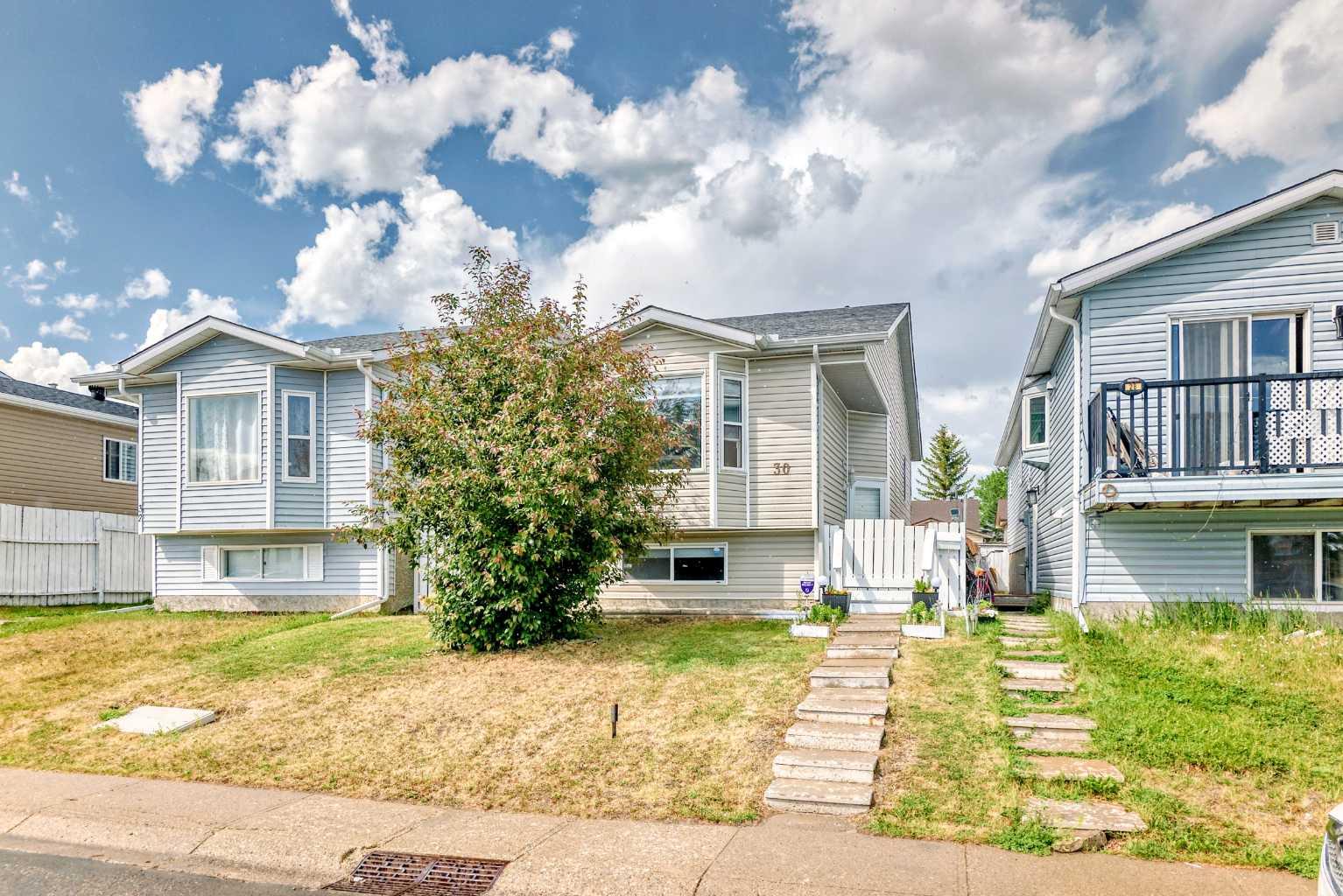 30 Falmere Way NE, Calgary, AB T3J 2Z1