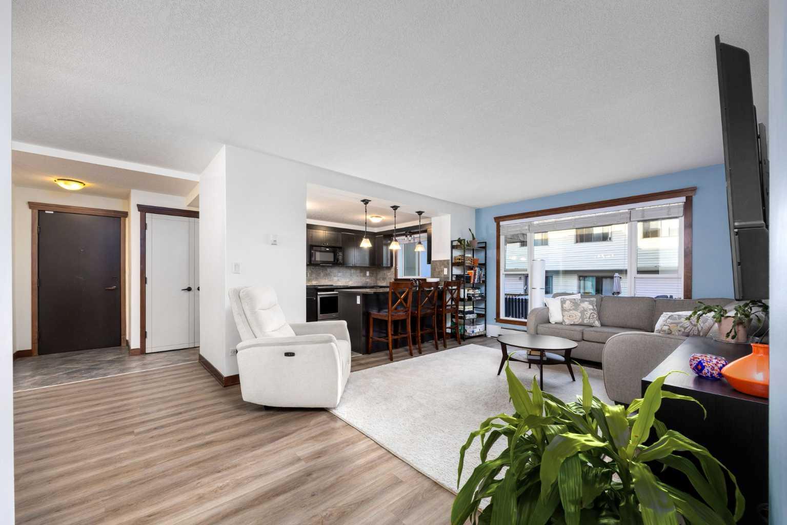 920 68 Avenue Sw Unit 202, Calgary, AB T2V 0N6