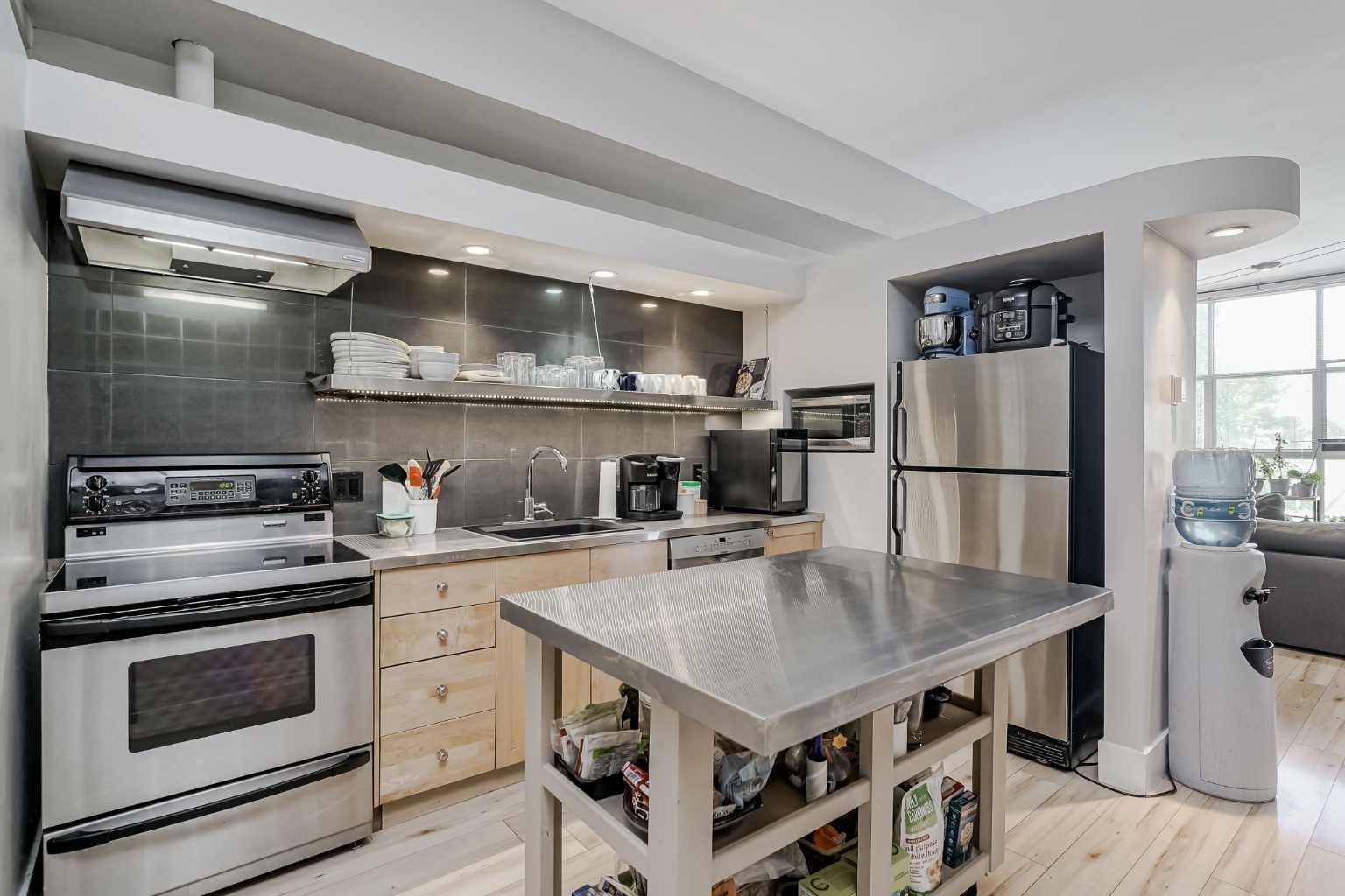 59 Glamis Drive Sw Unit 205, Calgary, AB T2E 6V4
