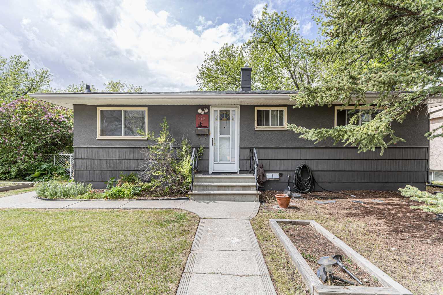 275 Hendon Dr NW, Calgary, AB T2K 1Z4