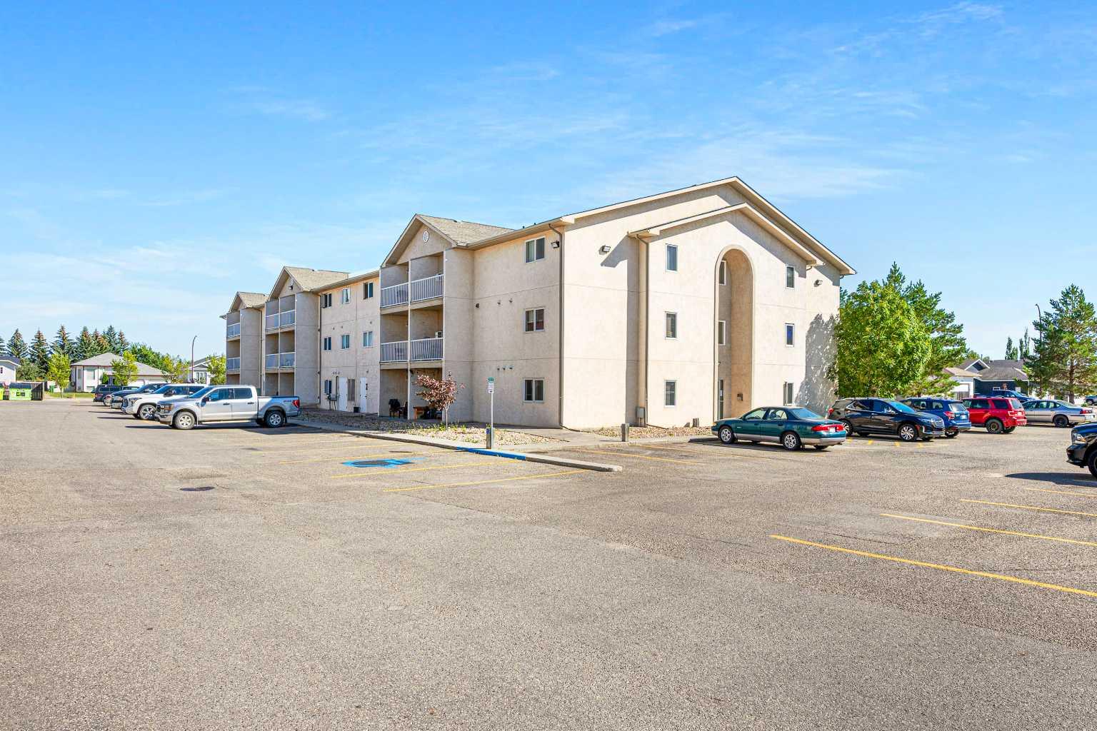 6608 42 Street Unit 106a, Lloydminster, AB T9V 3L1
