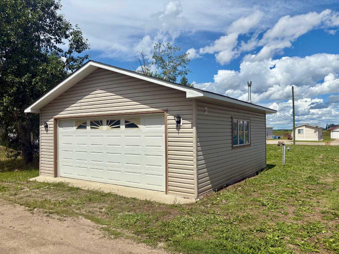 101 Cross St, Acme, AB T0M 0A0