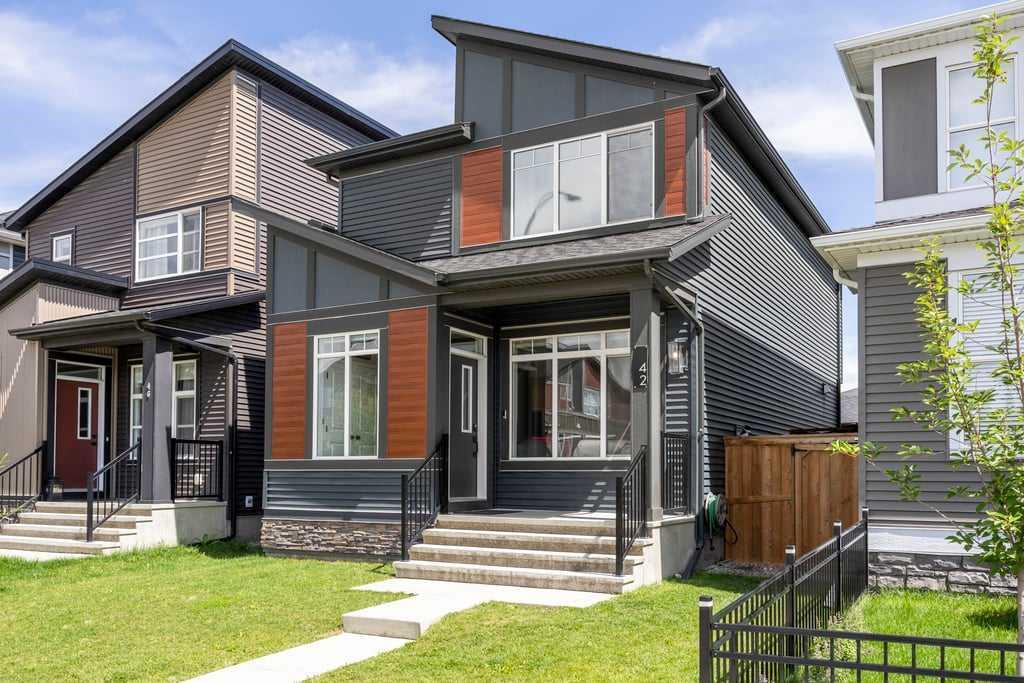 42 Wolf Creek Mnr SE, Calgary, AB T2X 3Z8