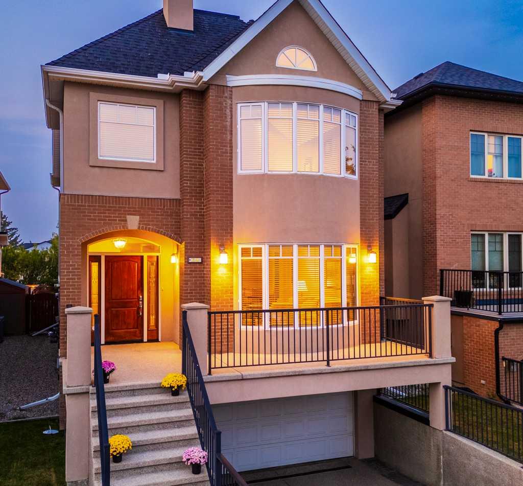 24 Aspen Meadows Grn SW, Calgary, AB T3H 5J9