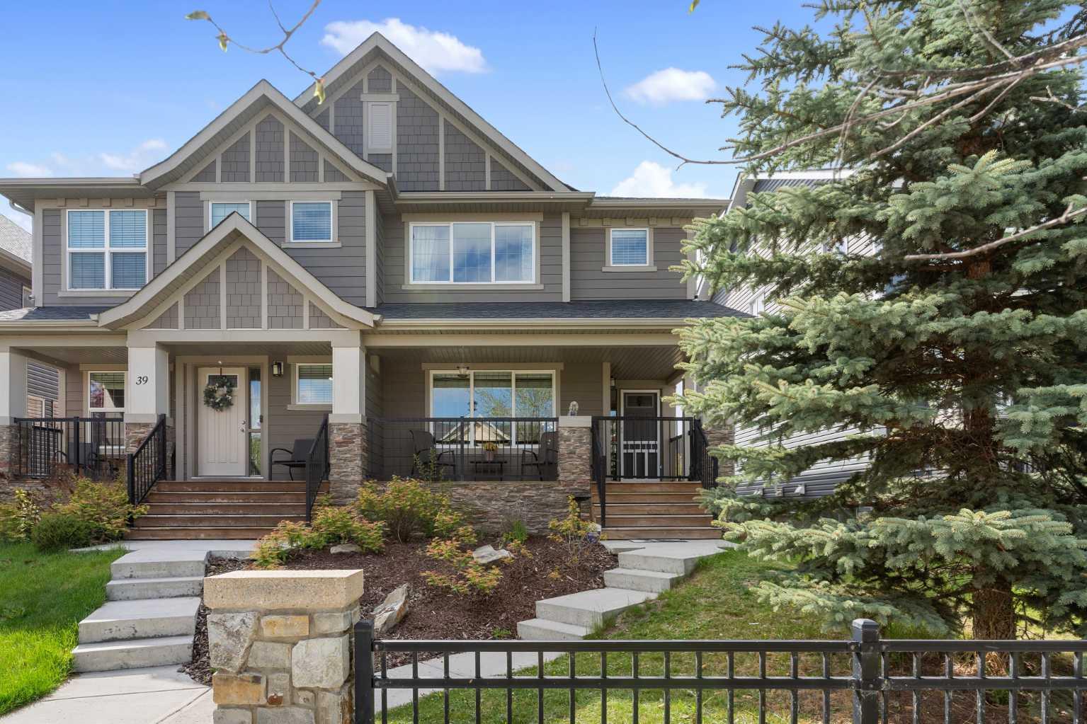 37 Legacy Gate SE, Calgary, AB T2X 0W3