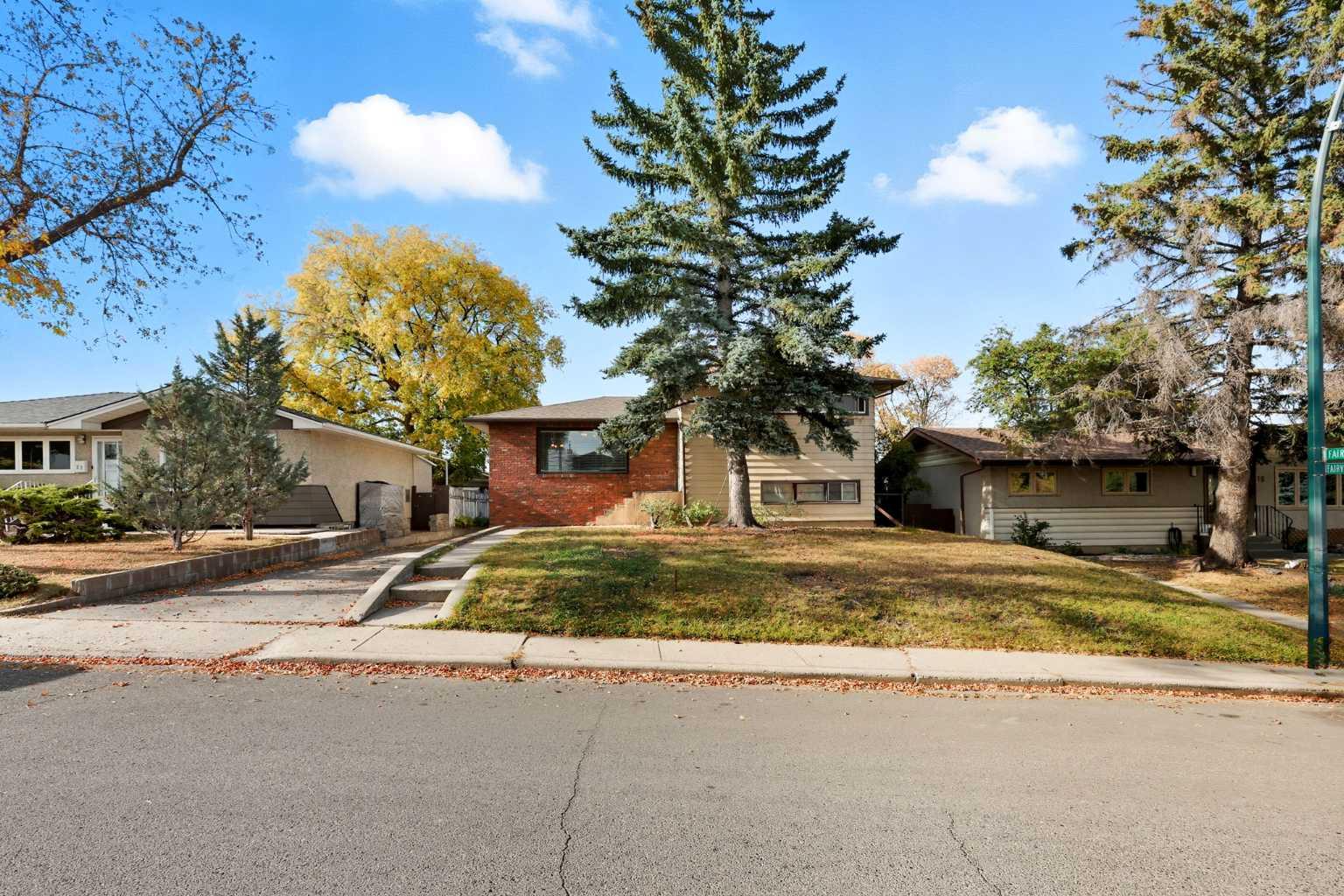23 Fairview Dr SE, Calgary, AB T2H 1B4