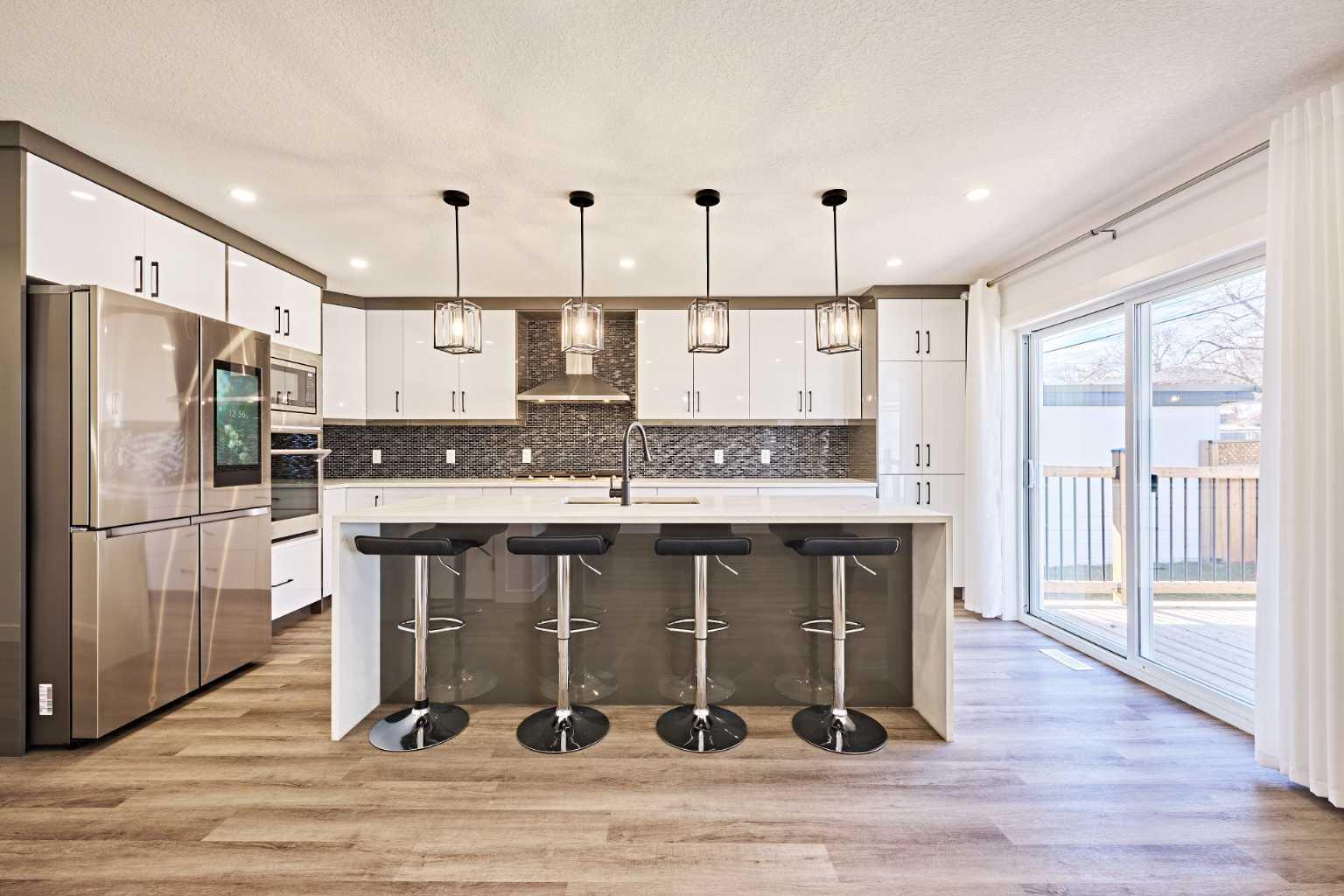 77 Hartford Rd NW, Calgary, AB T2K 2A4