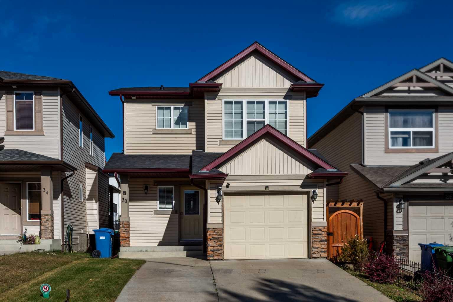 30 Everoak Gdns SW, Calgary, AB T2Y 0E2