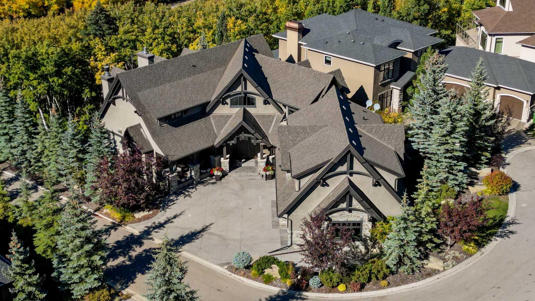 31 Spring Valley Hts SW, Calgary, AB T3H 0M3