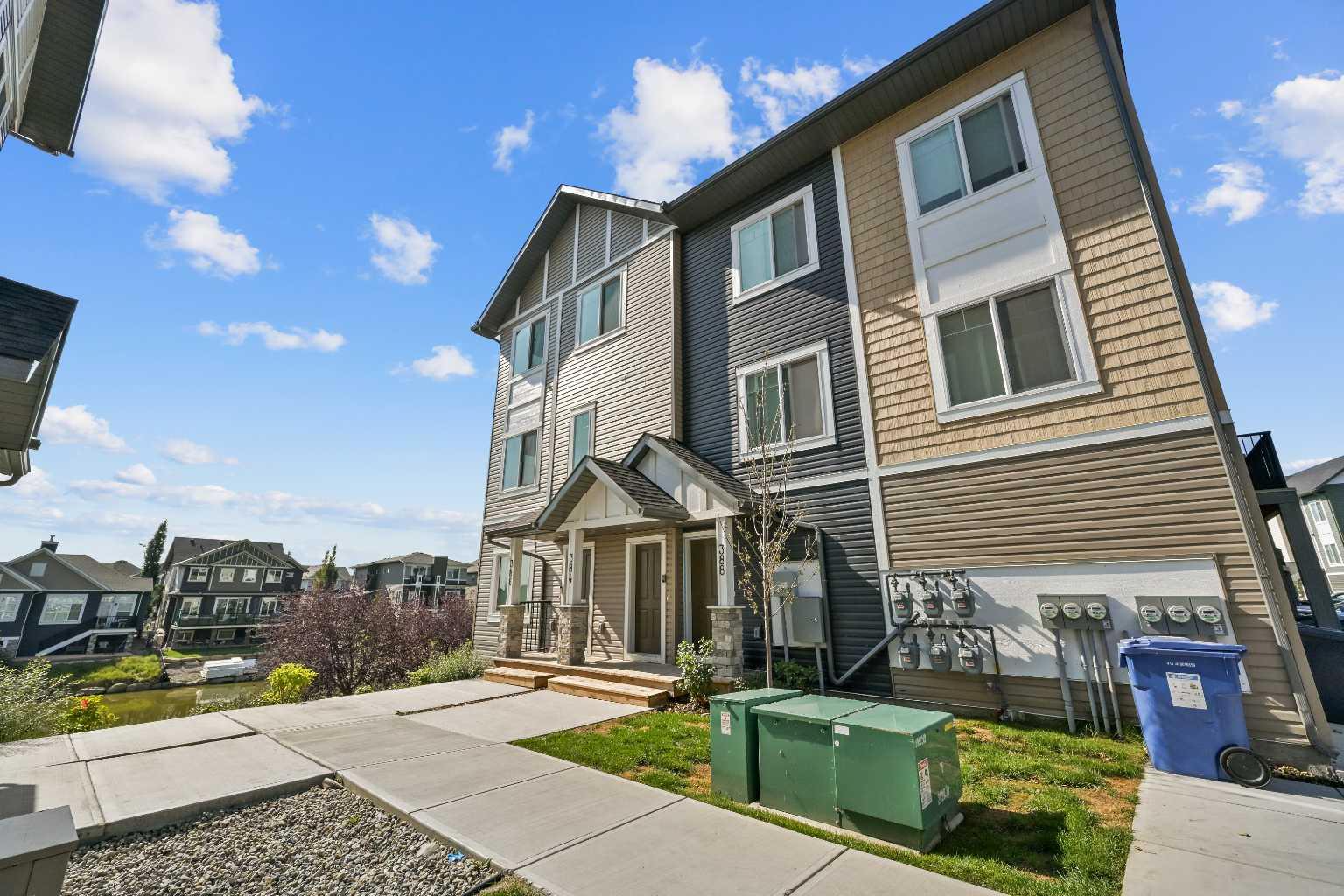384 Canals Xing SW, Airdrie, AB T4B 4L3