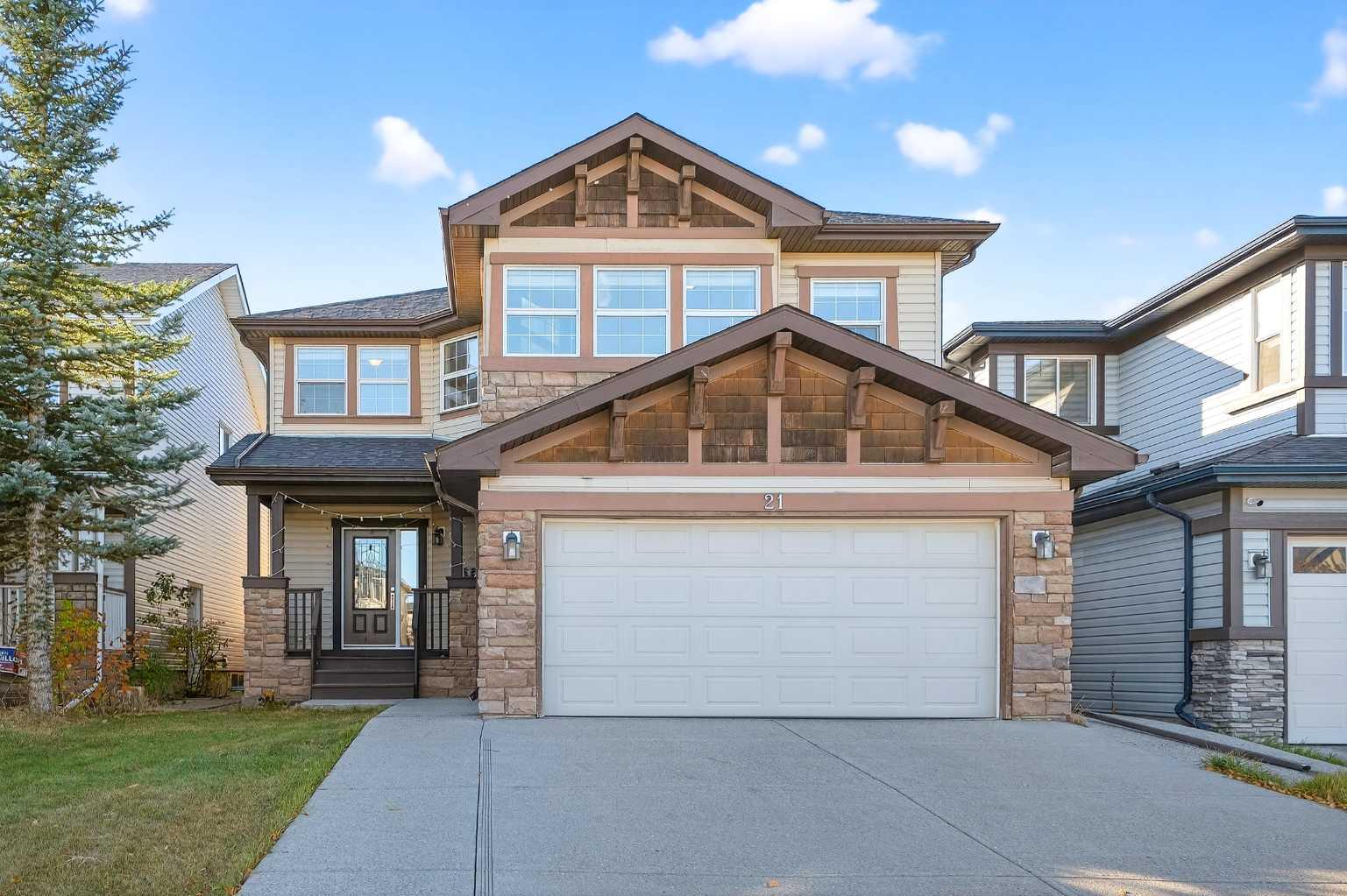 21 Panamount St NW, Calgary, AB T3K 0H2