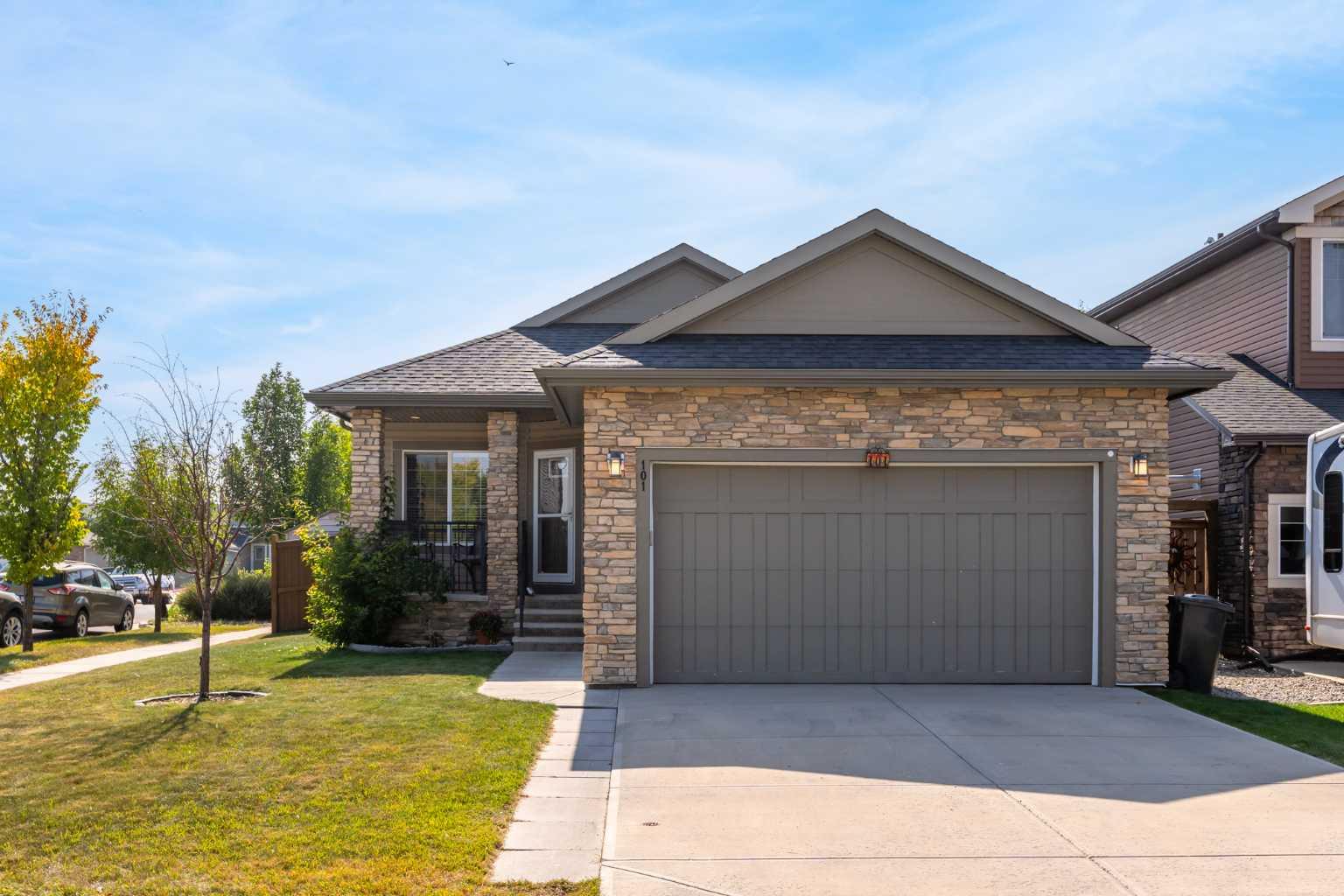 101 Monteith Ct SE, High River, AB T1V 0H5