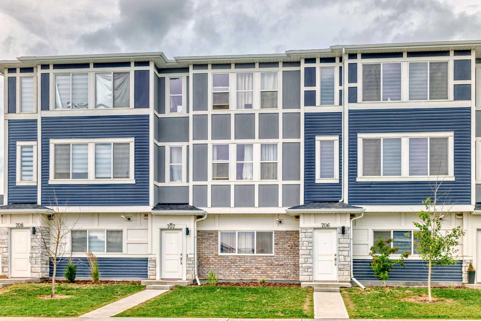33 Merganser, Chestermere, AB T1X 2S3