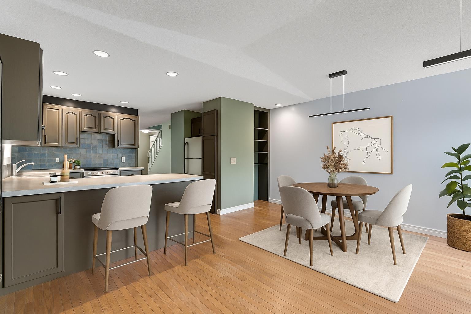 26 Street Sw Unit 2638 #a, Calgary, AB T3E 2C7