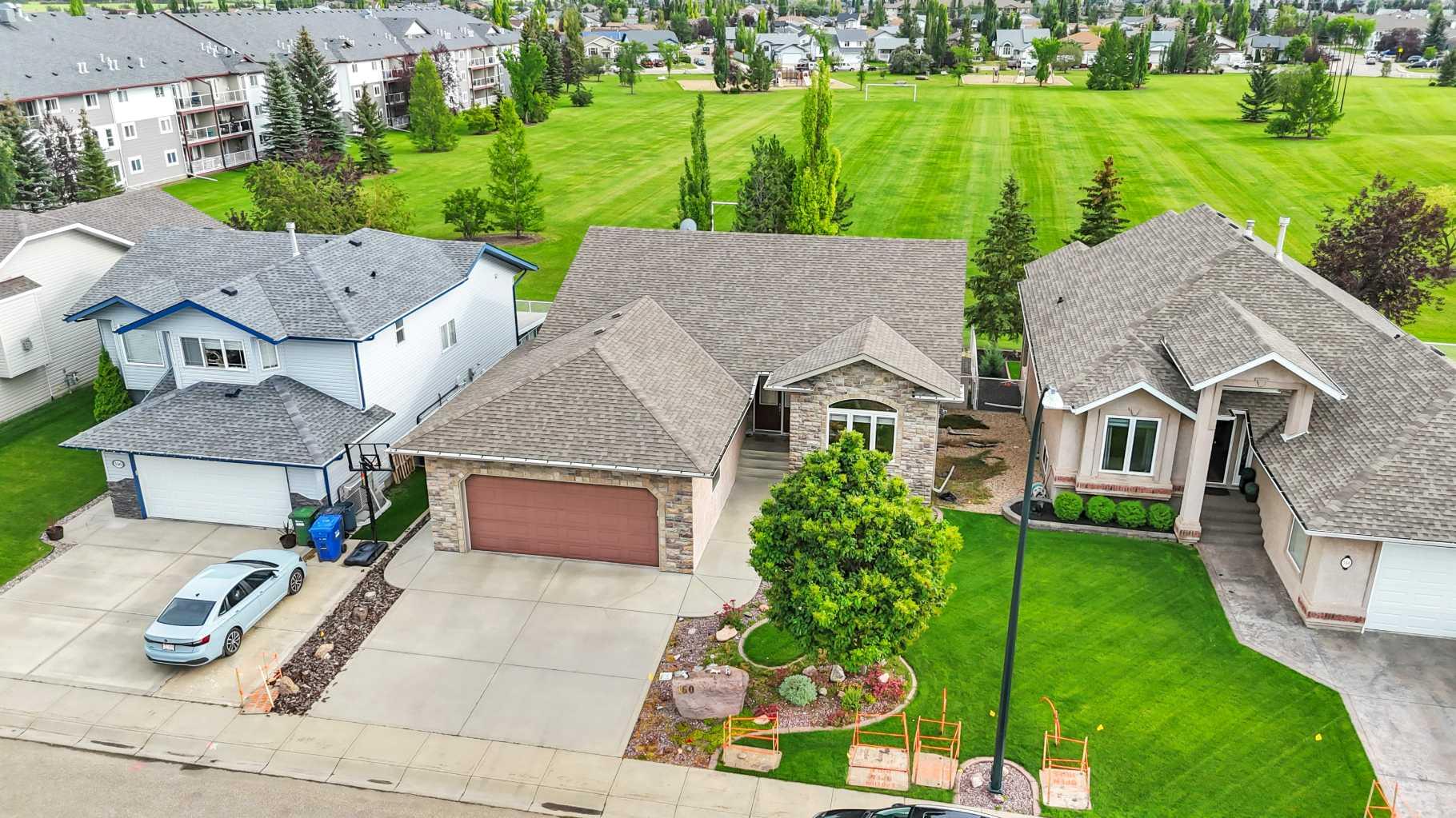 160 Daniel Cres, Red Deer, AB T4R 3M2