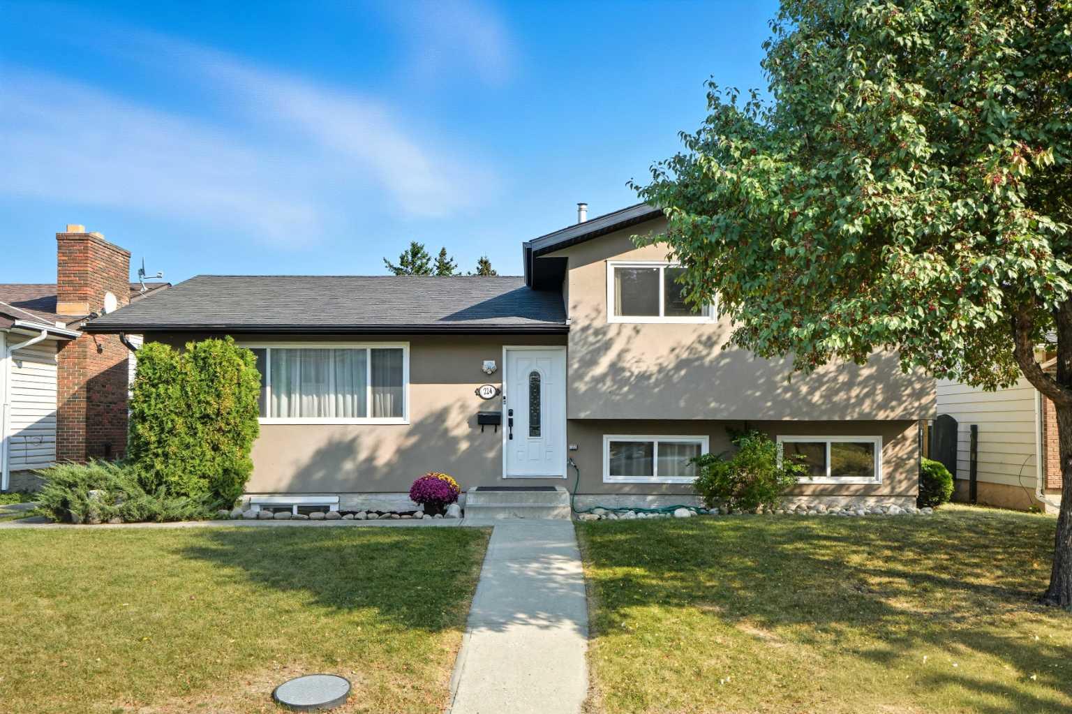 224 Whitestone Cres NE, Calgary, AB T1Y 1S7