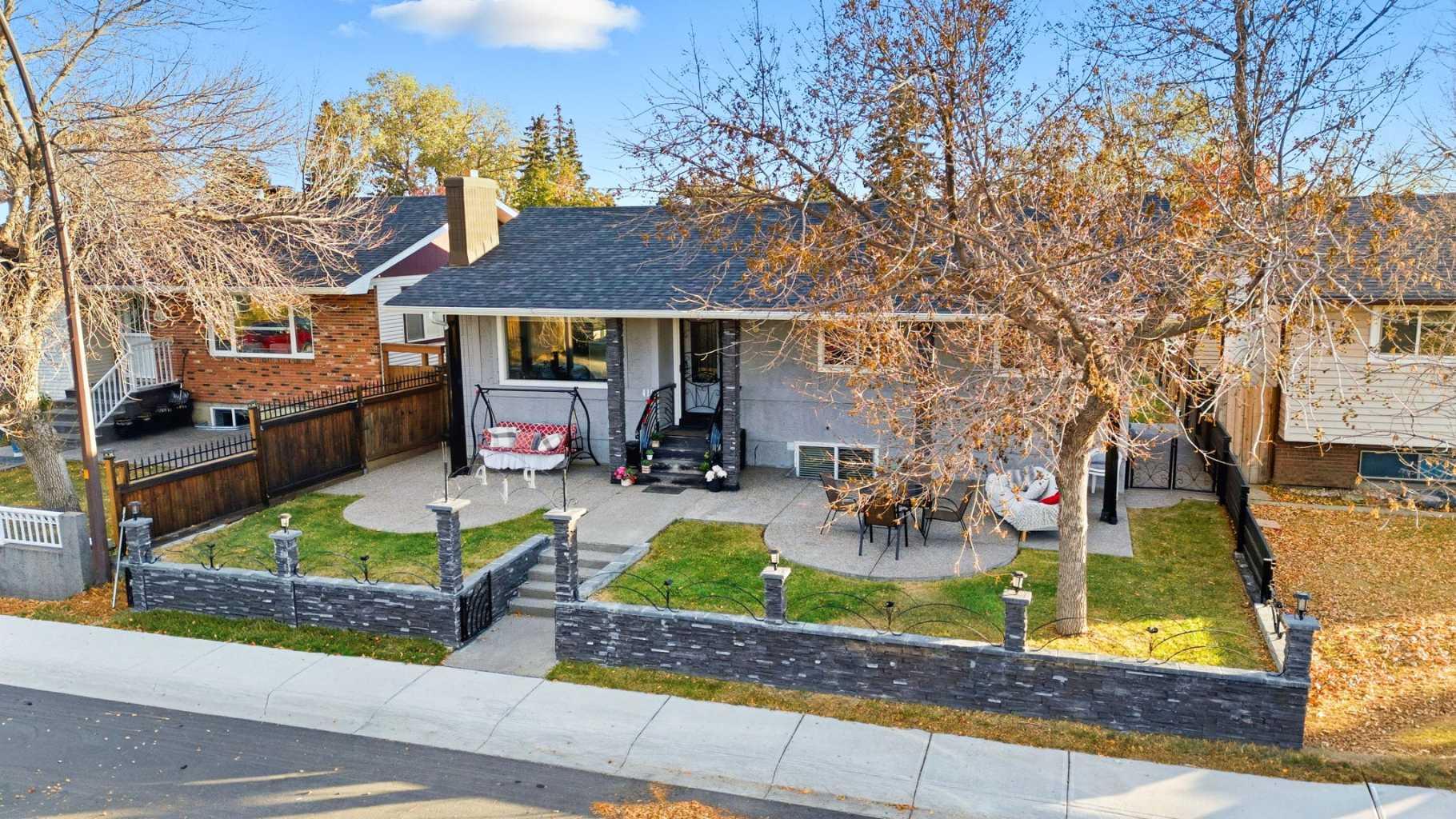 419 Whiteview Close NE, Calgary, AB T1Y 1R5