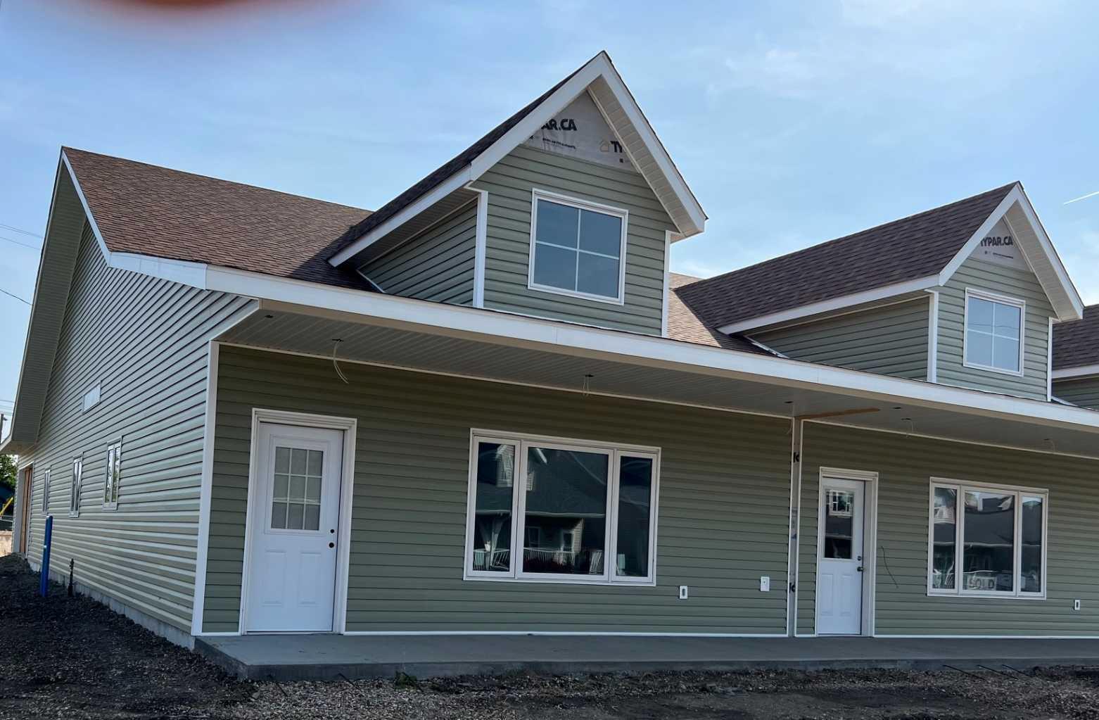 5011 C 49 St, Stettler, AB T0C 2L0