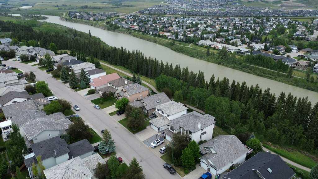 52 Bow Ridge Cres, Cochrane, AB T4C 1T9