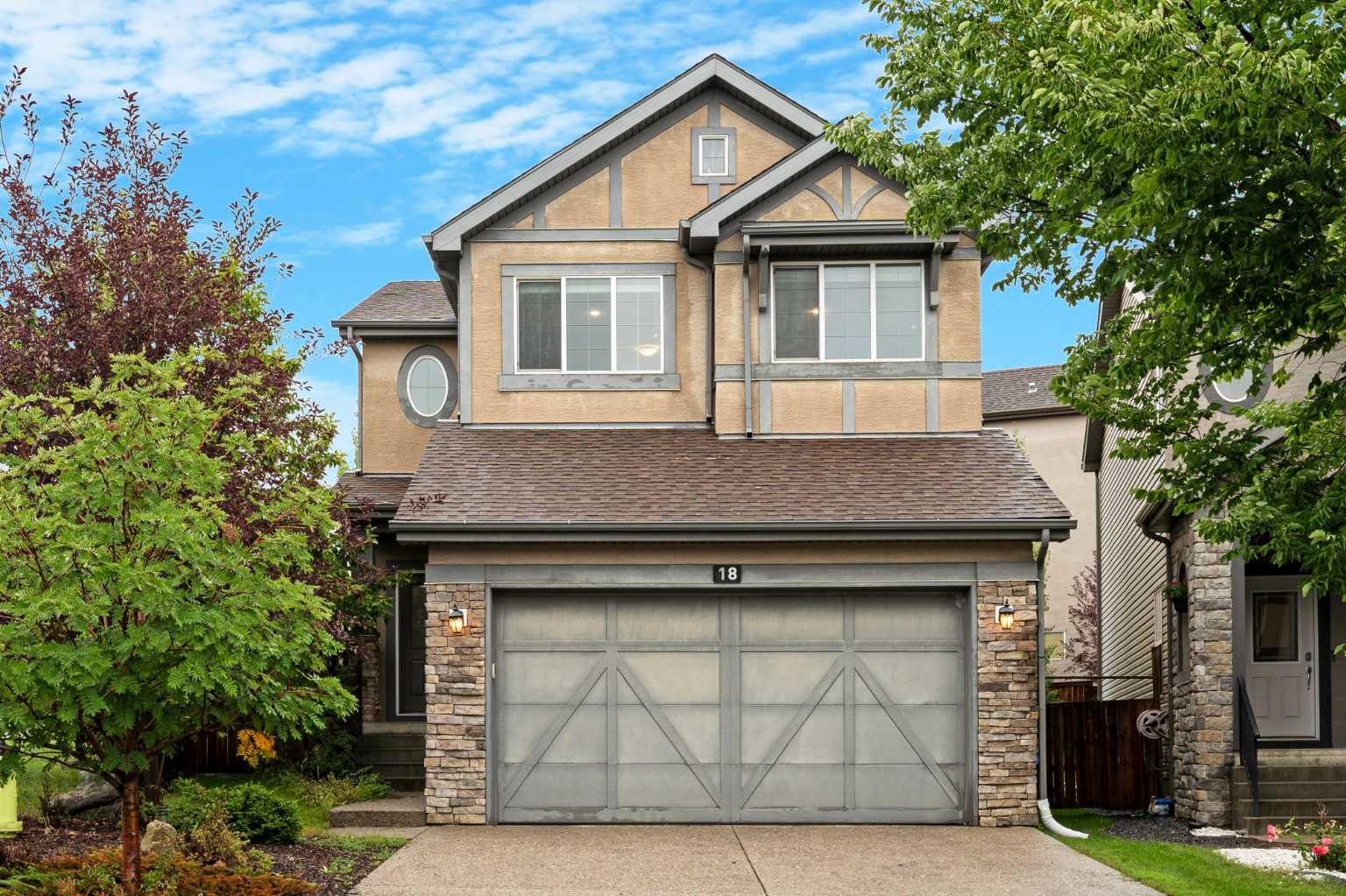 18 Aspen Hills Mnr SW, Calgary, AB T3H 0G6