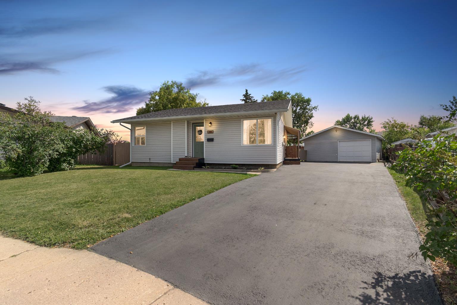 208 Silvertip Pl, Fort Mcmurray, AB T9H 3B1