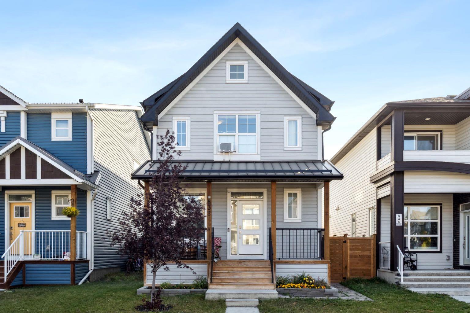 832 Chinook Gate Parade SW, Airdrie, AB T0M 0E0