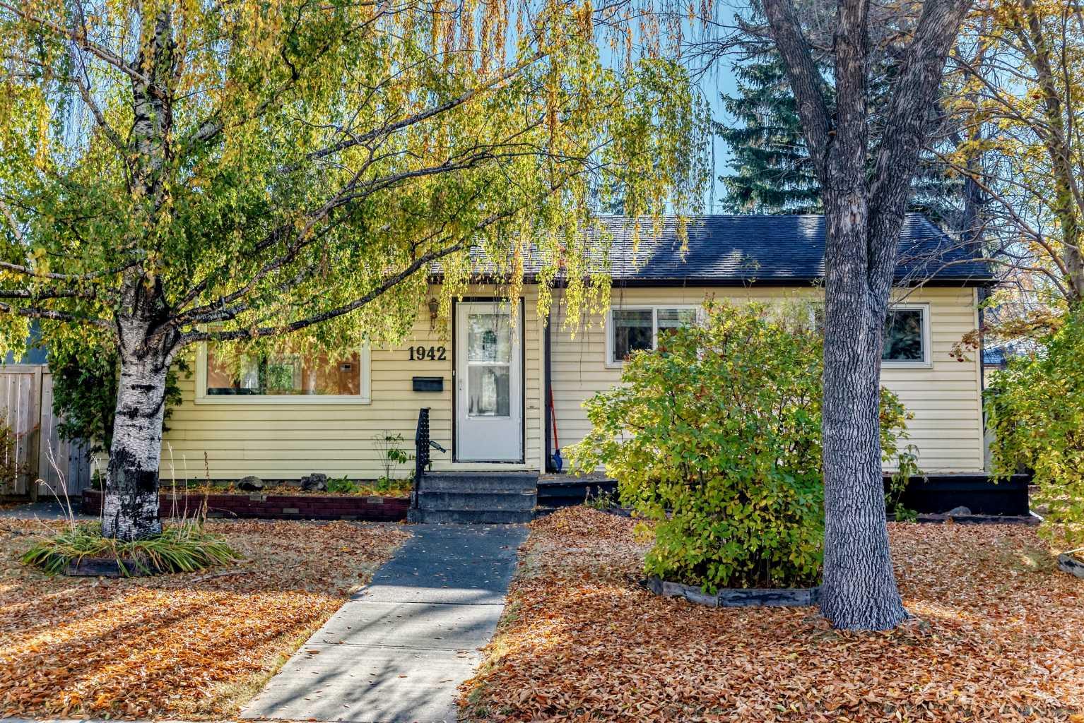 1942 Cottonwood Cres SE, Calgary, AB T2B 1P5