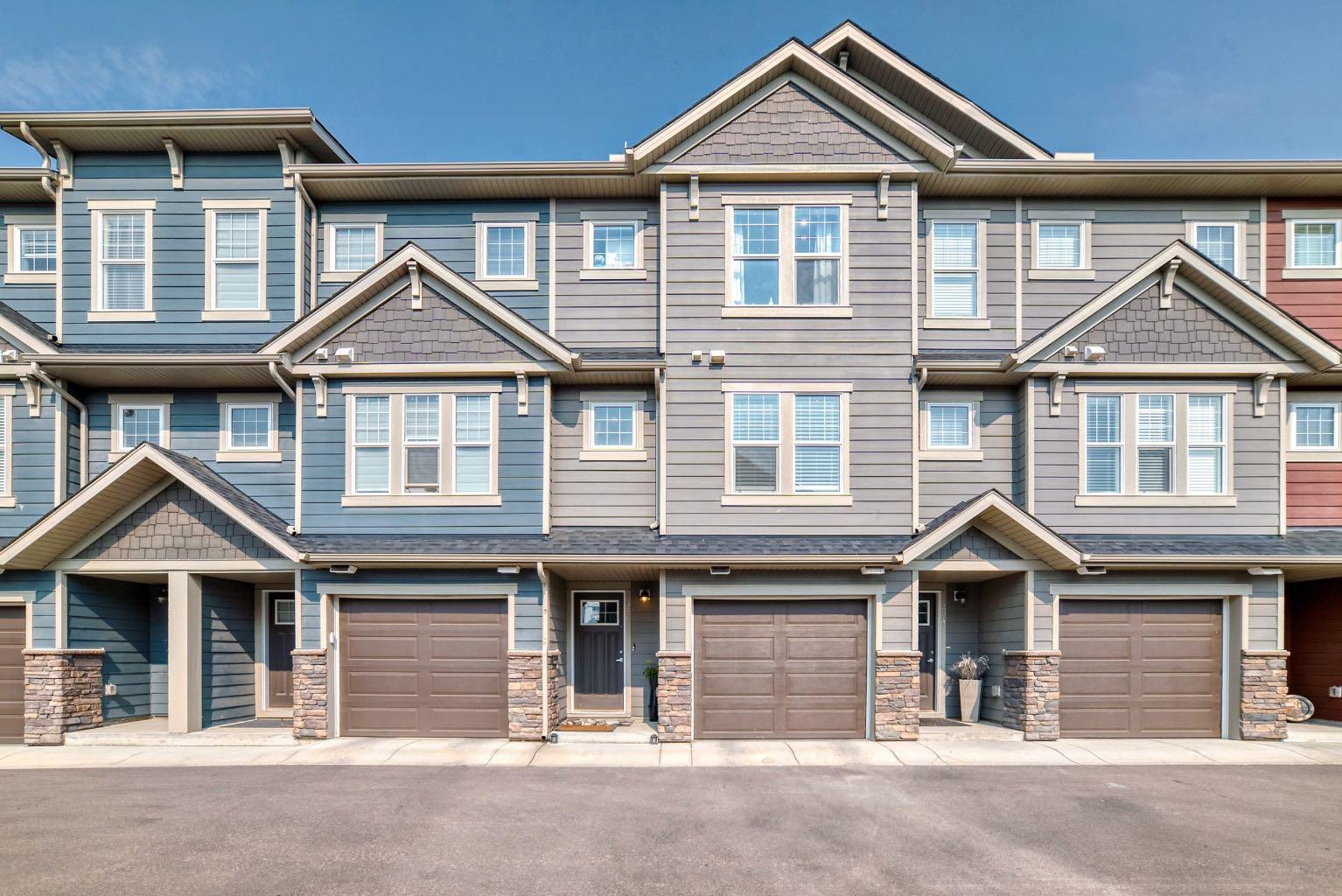206 Cranbrook Sq SE, Calgary, AB T3M 3E3