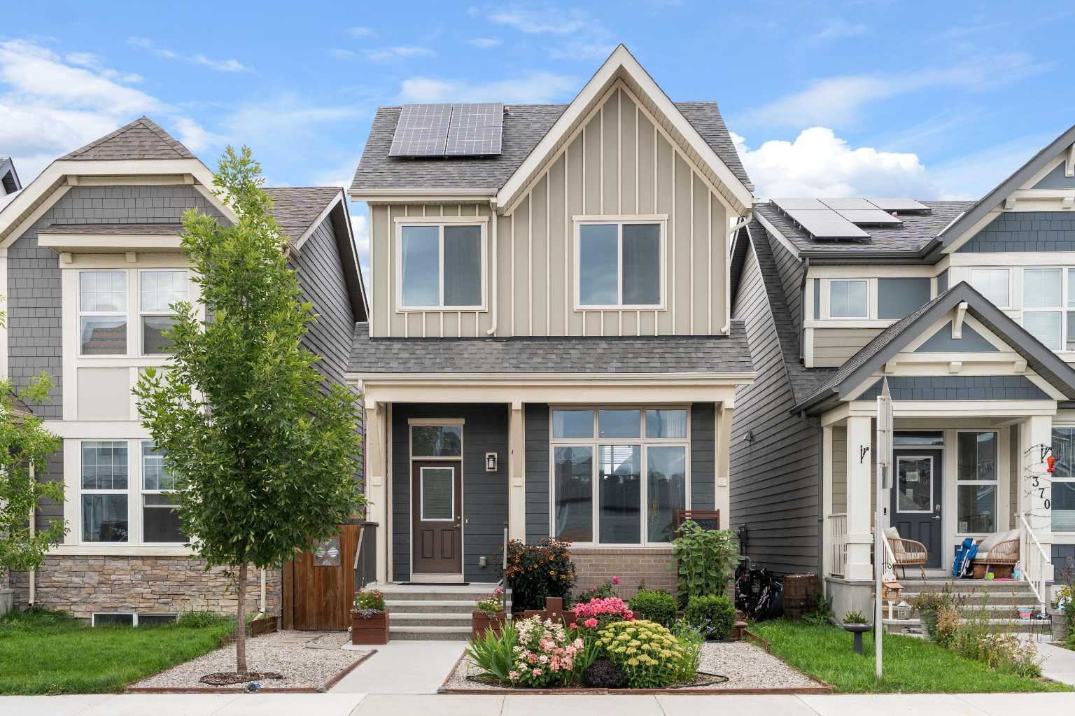 374 Magnolia Sq SE, Calgary, AB T3M 2W4