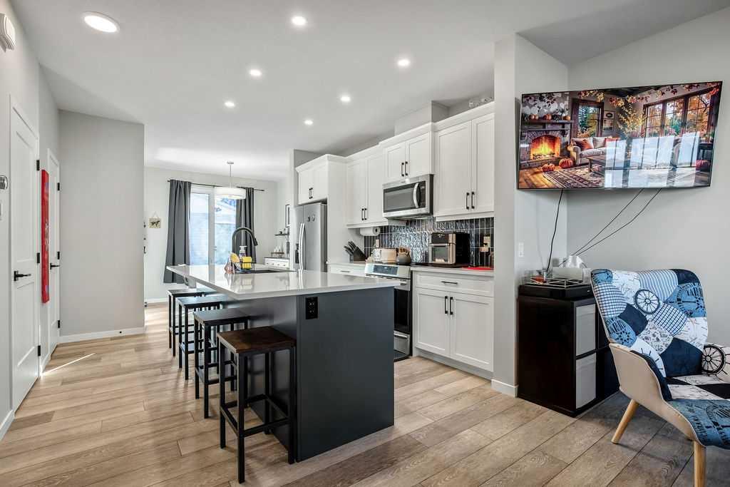 325 Ellen Park, Crossfield, AB T0M 0S0